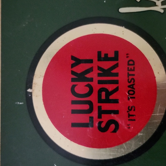 Lucky Strike Vintage Cigarette Tin - Picture 6 of 16